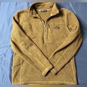 The North Face Men's Textured Cap Rock Fleece 1/4 Zip Pullover